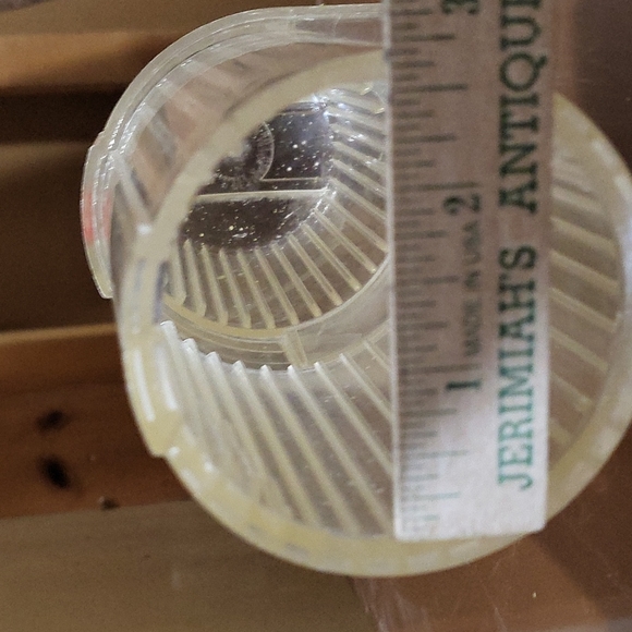 Two Vintage Plastic Dixie Cup Wall Mount Dispensers - Picture 10 of 12